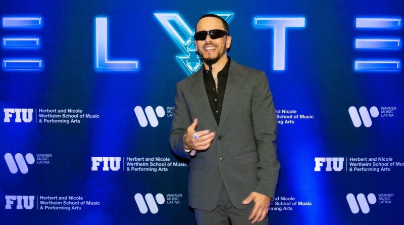 Yandel vivió una noche grandiosa junto a la orquesta sinfónica estudiantil de fiu