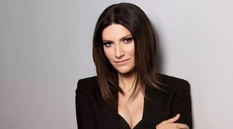 Laura Pausini será una de las conductoras de la ceremonia de Premio Lo Nuestro 2025 junto a Thalía y Alejandra Espinoza