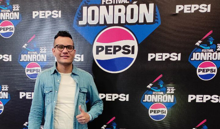 Diego Aguilera dijo presente en la alfombra azul del Jonrón Pepsi en su vigesimosegunda entrega